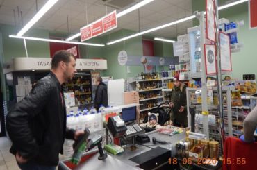 Кудровские магазины проверили на соблюдение антикоронавирусных мер
