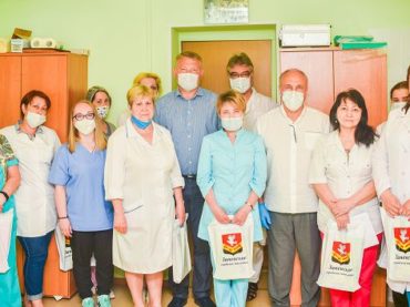 Руководители поселения поздравили медиков с профессиональным праздником 