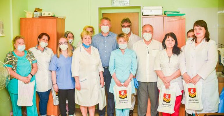 Руководители поселения поздравили медиков с профессиональным праздником 