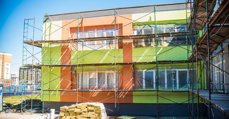 Фасад Янинского ЦО обновят к началу учебного года 