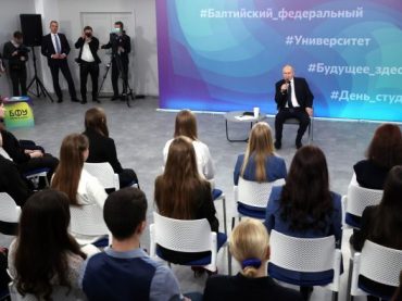 Президентские стипендии повысят до 30 000 рублей